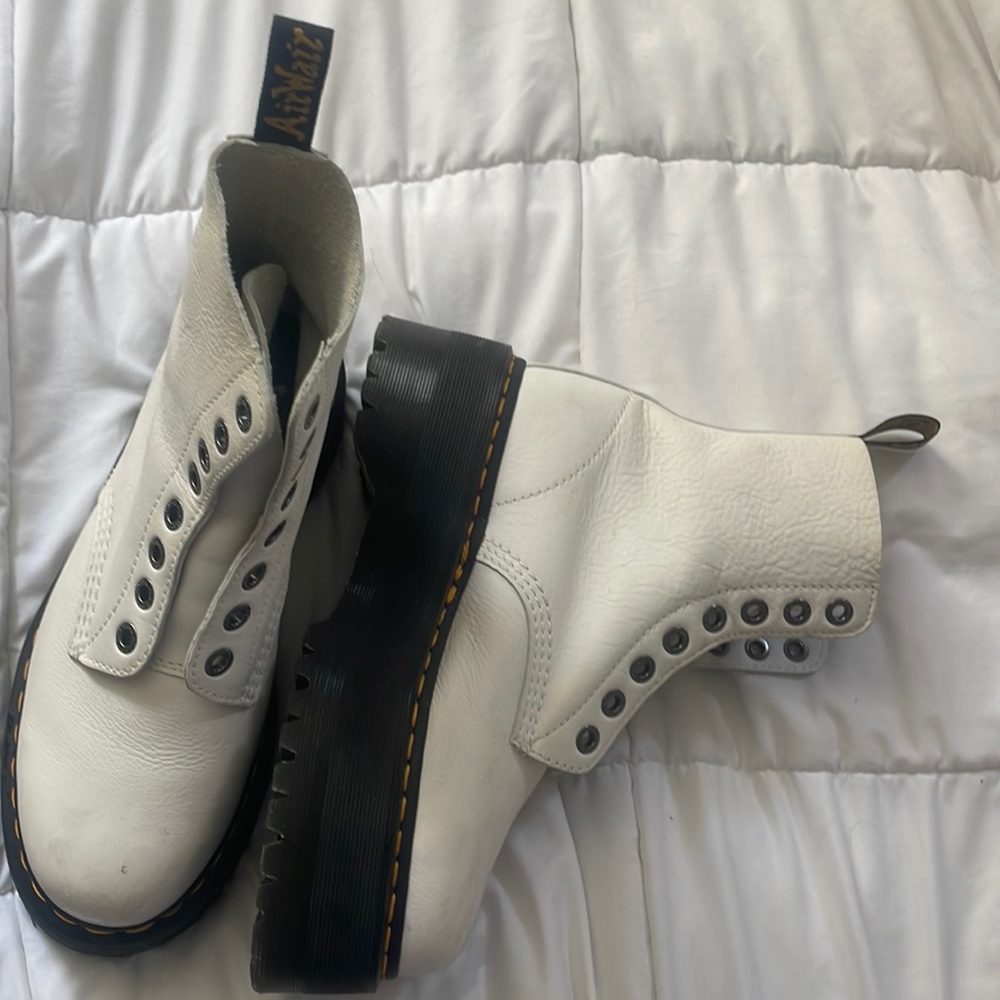 JADON BOOT SMOOTH LEATHER PLATFORMS worn before in great condition